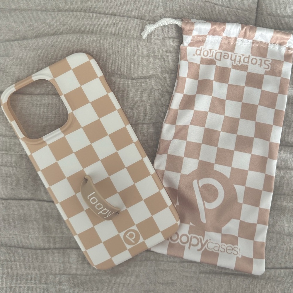 iPhone 15 Pro Max Loopy Case